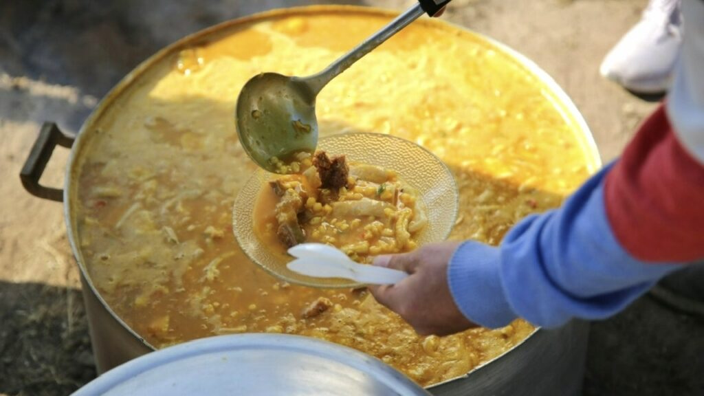 Viva Córdoba organiza un locro patrio en Atenas
