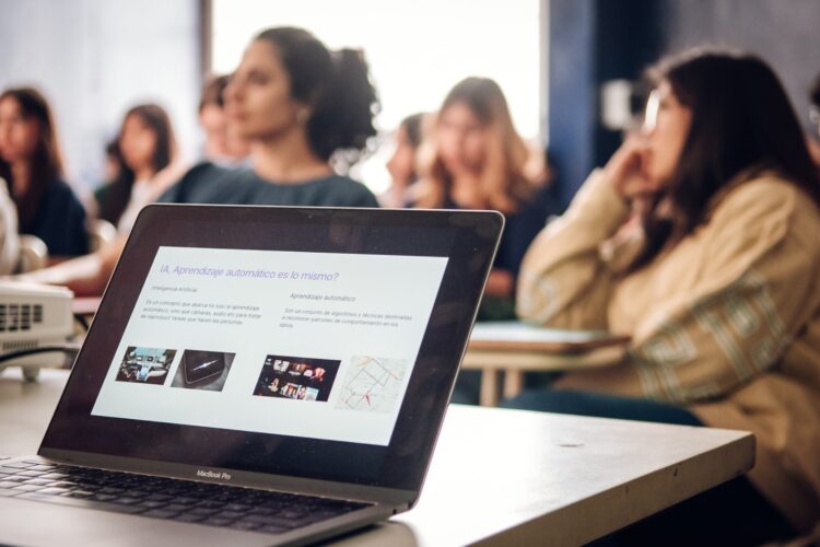 Al finalizar el ciclo, se publicará un informe abierto con aprendizajes, casos y recomendaciones para el sector público y privado.