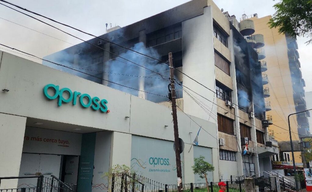 Imputan a dos jefes de mantenimiento de Apross por el incendio en la sede central Apross