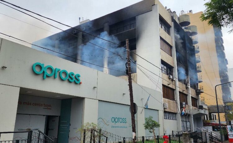 Imputan a dos jefes de mantenimiento de Apross por el incendio en la sede central Apross