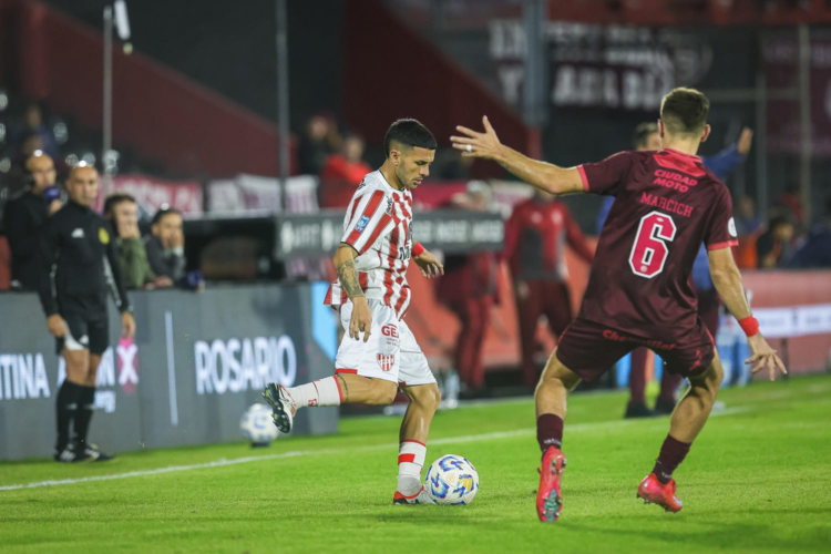 Instituto derrotó 2-1 a Lanús en Rosario y avanzó a los octavos de final.