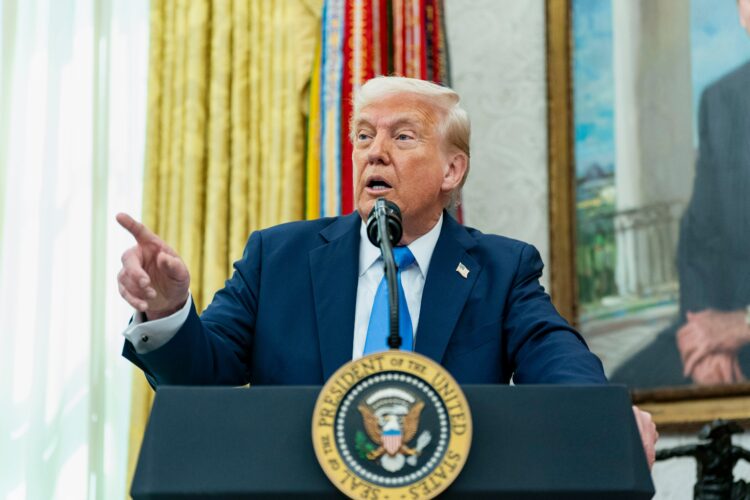 La Administración Trump afirmó que la guerra con Irán terminó con el alto el fuego de abril, aunque crece en Washington la disputa política y legal sobre si el presidente puede cerrar el conflicto sin autorización del Congreso.