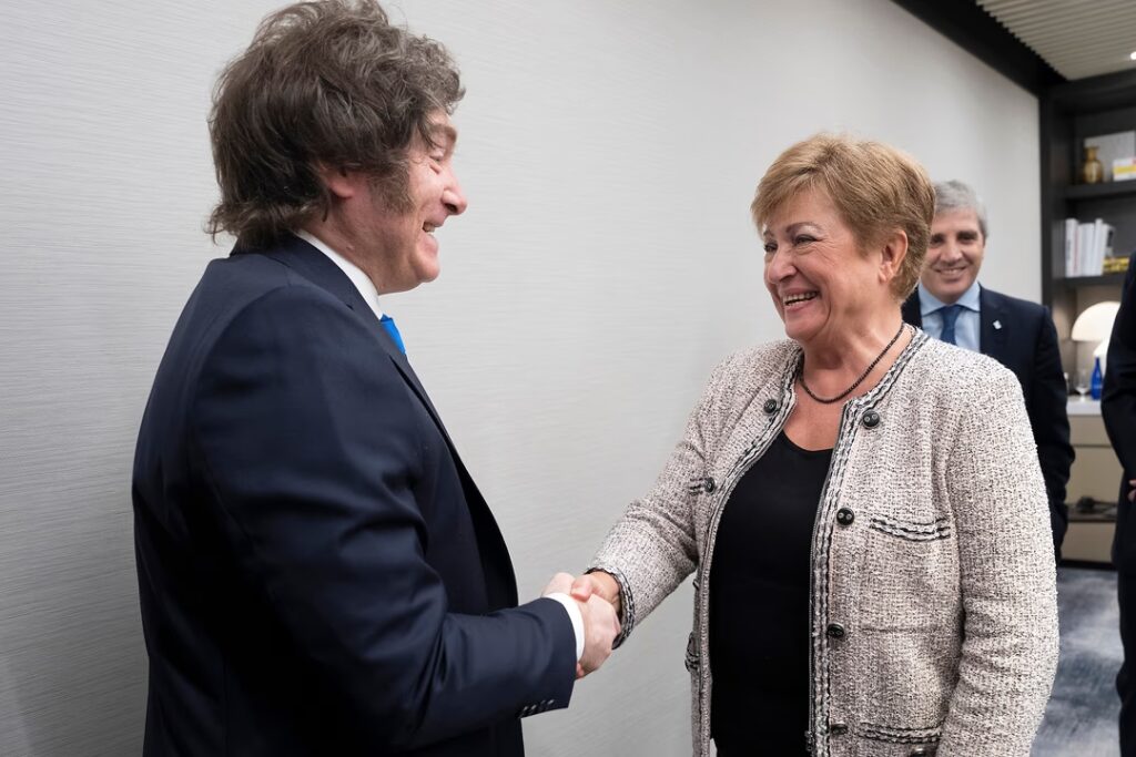 El FMI cuestionó la medición de la inflación y pidió al Gobierno cambiar el esquema Javier Milei y Kristalina Georgieva.