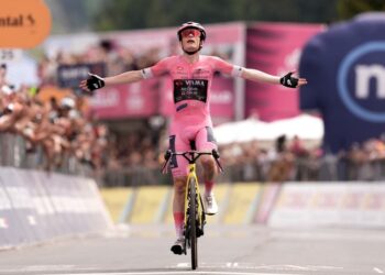Jonas Vingegaard ganó el Giro de Italia y completó la triple corona