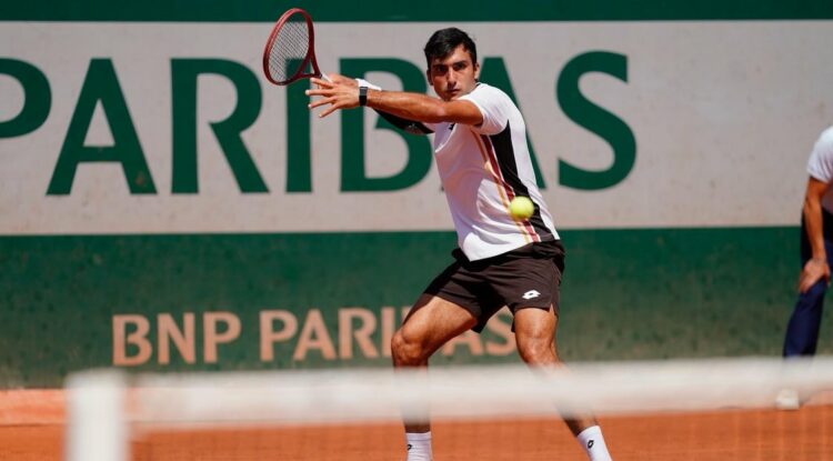 Jornada positiva para los argentinos en el Abierto parisino Román Burruchaga se quedó con el duelo de argentinos frente a Sebastián Báez.