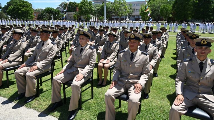 La convocatoria está dirigida a jóvenes argentinos que quieran desarrollar una carrera dentro de la fuerza federal.