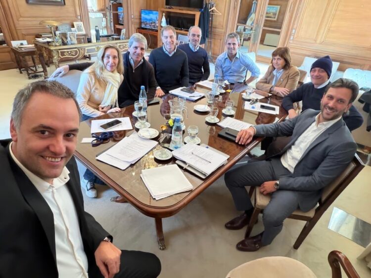 La mesa política se reúne con eje en la agenda legislativa La mesa política en Casa Rosada.