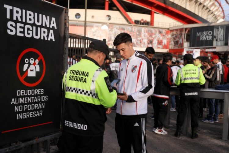 deudores