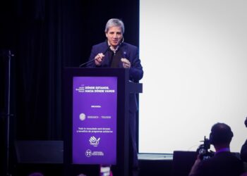 Luis Caputo en la apertura de Latam Economic Forum.