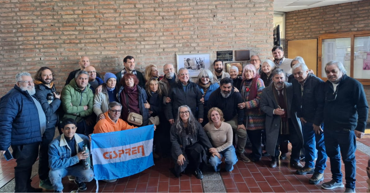 Luis Carlos Mónaco fue homenajeado en los SRT tras la identificación de sus restos Algunos de los presentes en el homenaje a Luis Mónaco, en los SRT.Foto: Yanina Babiachuk / SRT