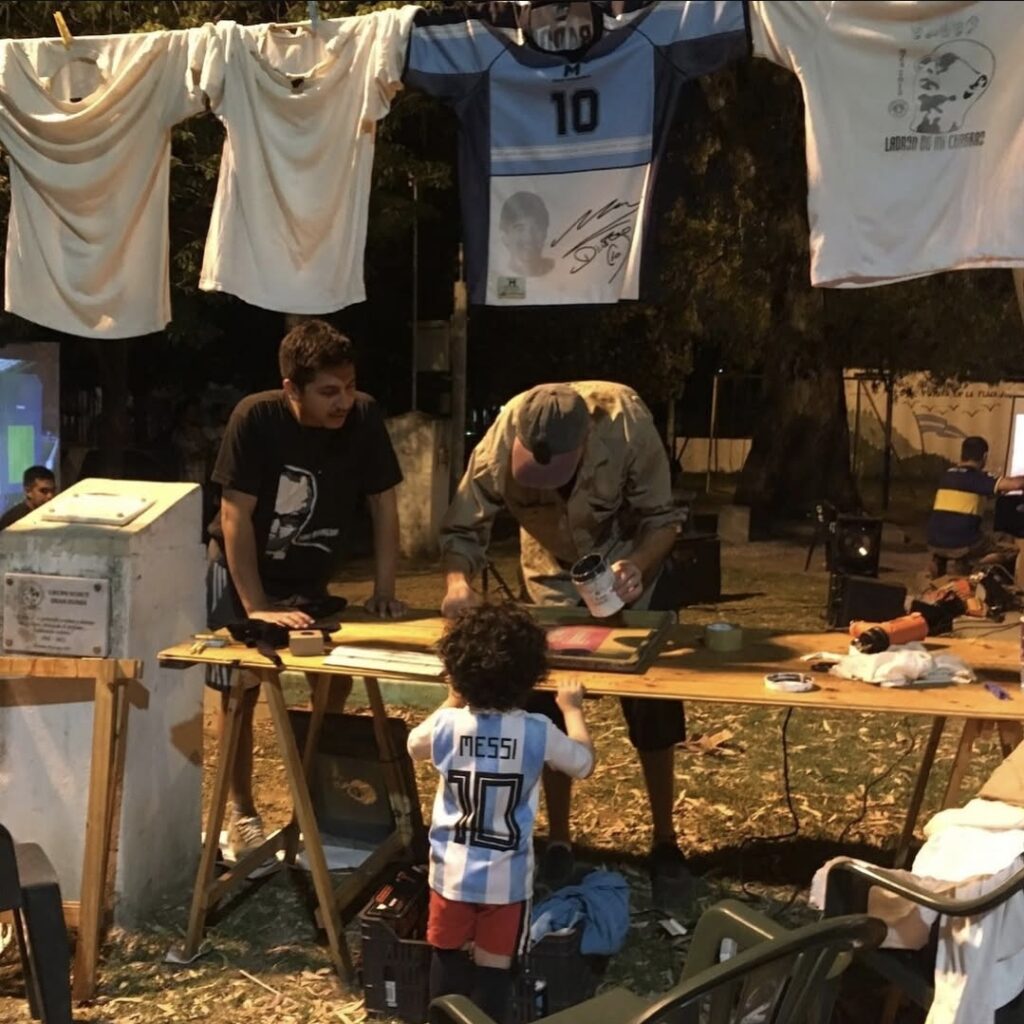 Cine, serigrafía y debate para celebrar al ídolo que se hizo cultura