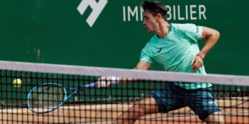 Mariano Navone bajó a Cameron Norrie y se metió en los cuartos de final