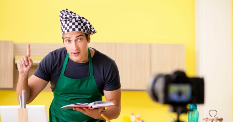 Michelin elimina las Estrellas Verdes y apuesta por Mindful Voices La Guía MICHELIN va más allá de la gastronomía para presentar “Mindful Voices”, una plataforma dedicada a todas aquellas personas que la inspiran en los ámbitos de la cocina, la hostelería y el vino.