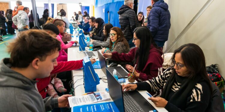 En la tarde del martes 26 de mayo, áreas municipales y provinciales estarán presentes en barrio Ampliación Ferreyra para acercar la gestión de trámites y servicios a los vecinos y vecinas.