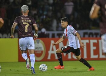 River derrotó a Carabobo en un final eléctrico y con un arquero improvisado
