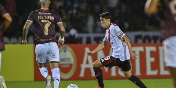 River derrotó a Carabobo en un final eléctrico y con un arquero improvisado