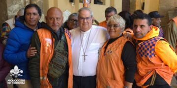 Monseñor Rossi recibió a «naranjitas» en la Catedral