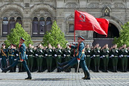 Rusia declara una tregua en la guerra con Ucrania el 8 y 9 de mayo Moscú anunció una tregua para el 8 y 9 de mayo por el Día de la Victoria, y el presidente Volodímir Zelenski condicionó su cumplimiento a que el Kremlin respete también su propia propuesta de alto el fuego.