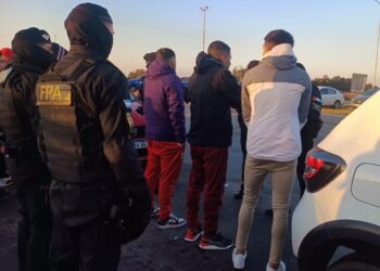 Secuestraron drogas y detuvieron a cuatro personas en la autopista Córdoba–Rosario Secuestraron drogas y detuvieron a cuatro personas en la autopista Córdoba–Rosario