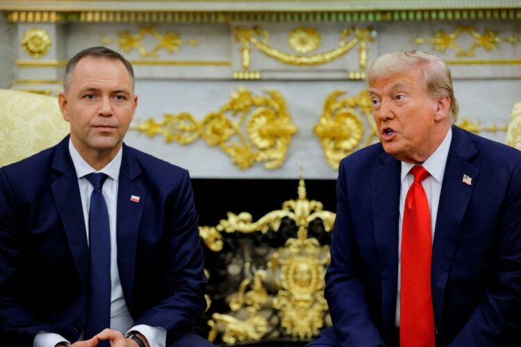 El presidente de Estados Unidos, Donald Trump, con con su par polaco Karol Nawrocki.