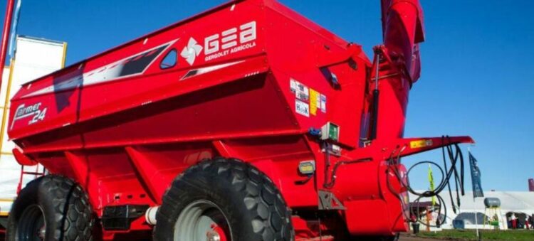 Un hombre fue aplastado por una tolva mientras trabajaba.