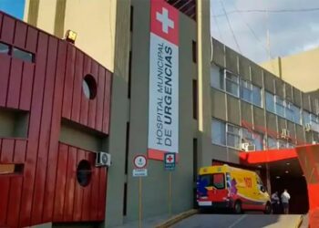 Un mecánico resultó gravemente herido tras quedar aplastado por un camión