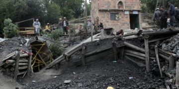 Una explosión de gas en una mina de carbón dejó nueve muertos en Colombia