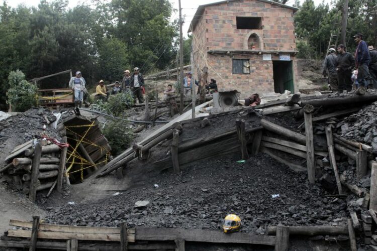 Una explosión de gas en una mina de carbón dejó nueve muertos en Colombia El siniestro ocurrió este lunes en una mina ubicada a unos 80 kilómetros de Bogotá.
