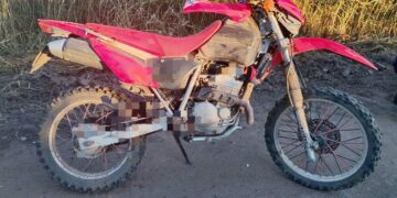 Una mujer murió tras un choque entre dos motocicletas