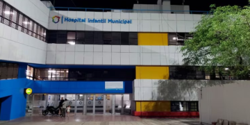 Una niña de 12 años pelea por su vida tras ser atropellada niña
