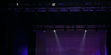 Robert Plant se presentó por segunda vez en Córdoba en un concierto intimista y emocionante, que será memorable para quienes lo asistieron.