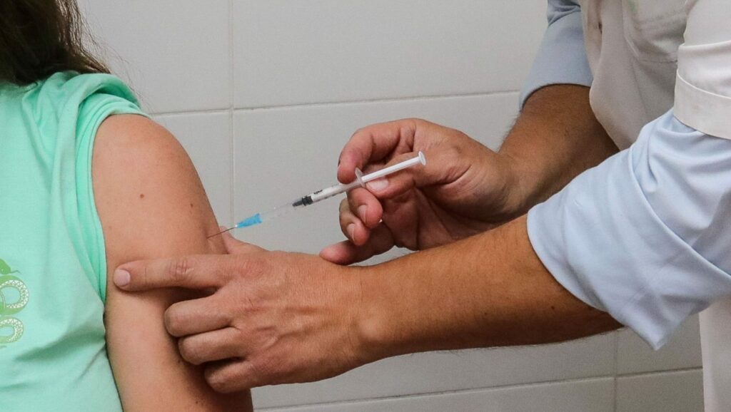 Baja vacunación antigripal: advierten sobre mayor riesgo de brotes severos