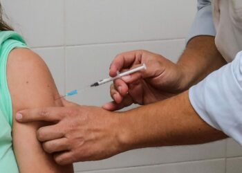 Baja vacunación antigripal: advierten sobre mayor riesgo de brotes severos