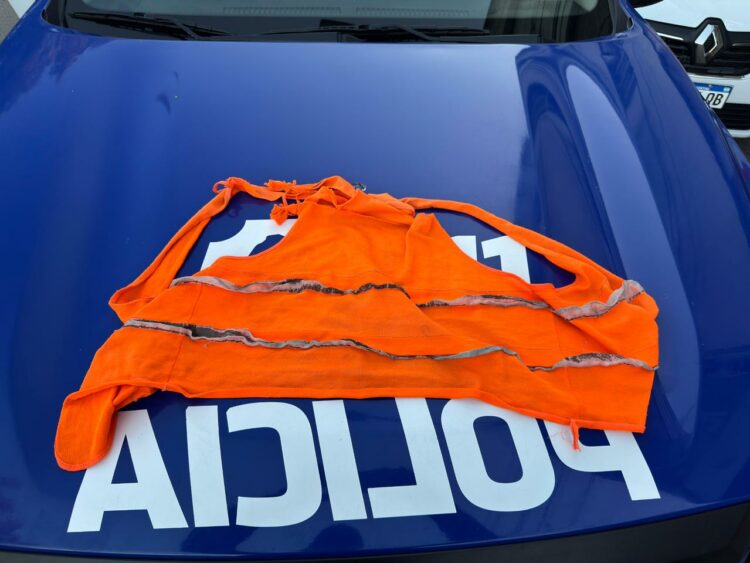 Un hombre y una mujer fueron detenidos en barrio Cofico tras ser acusados de dañar el auto de un conductor que se negó a pagarles por estacionar en la vía pública.