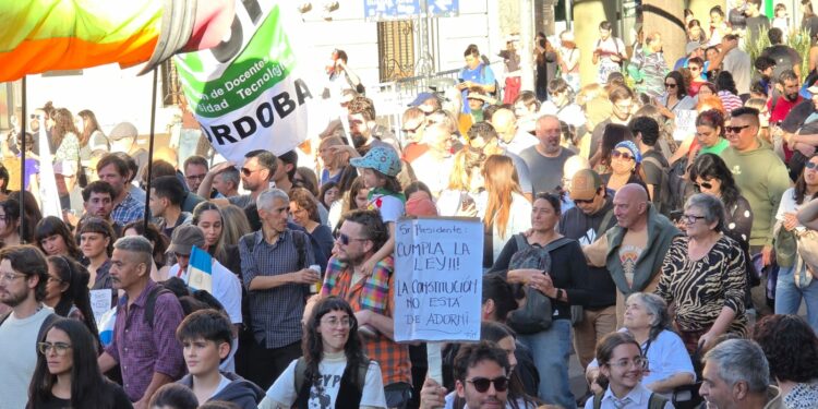 La Marcha Federal Universitaria es multitudinaria en Córdoba