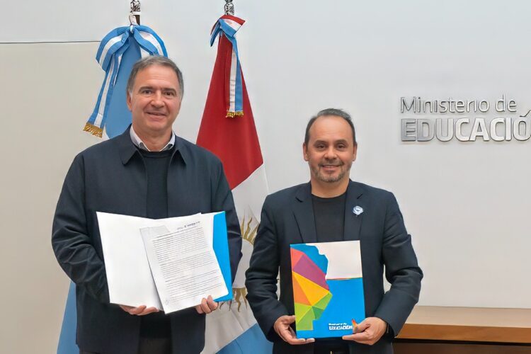 El Ministerio de Educación y el Ente Metropolitano Córdoba firmaron un convenio para que estudiantes secundarios realicen pasantías y prácticas formativas en ámbitos laborales y de gestión pública.