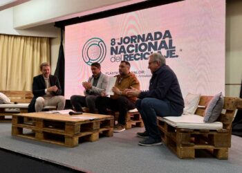 La industria del reciclaje debatió el uso de plásticos en la obra pública