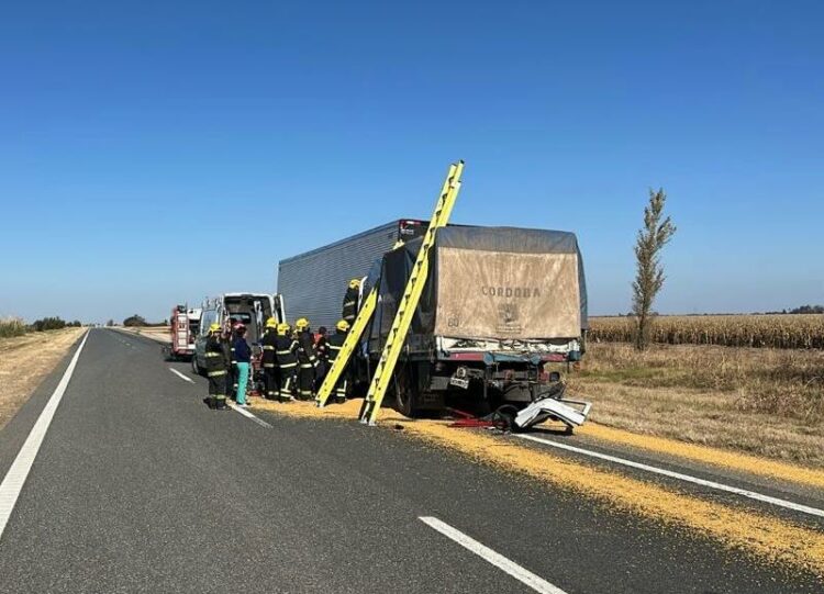 El choque ocurrió en el kilómetro 628 de la autopista Córdoba-Rosario.