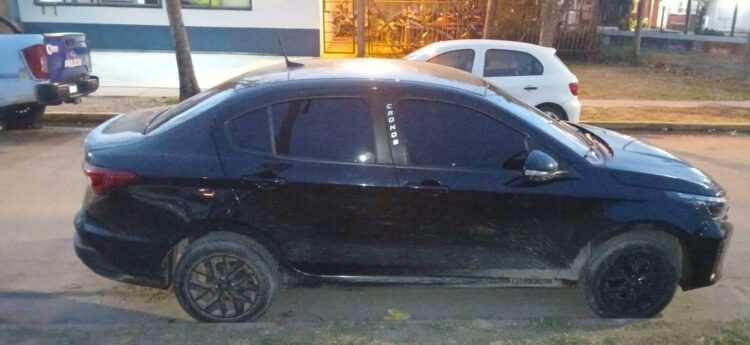 Tres adolescentes fueron detenidos en Córdoba tras asaltar a una conductora de aplicación y robarle el auto y el celular. El vehículo fue recuperado minutos después en barrio General Mosconi.