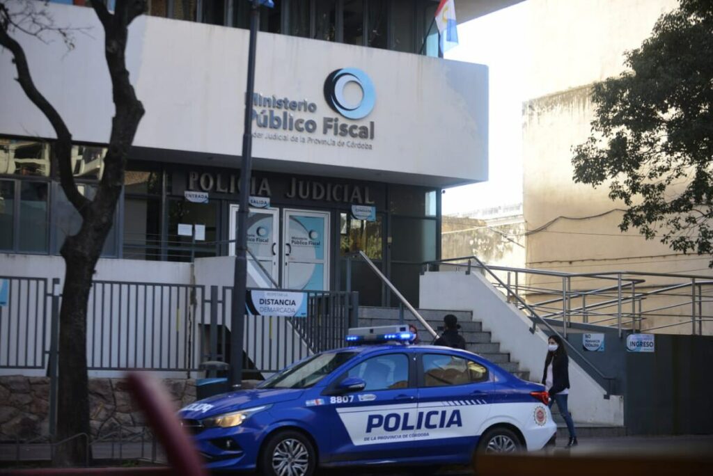 Intensa búsqueda de una adolescente desaparecida en la ciudad