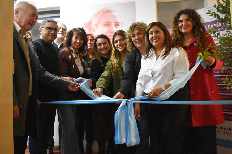 Río Cuarto inauguró la primera Aula Mamá del interior provincial, un espacio destinado a que madres jóvenes y adultas puedan retomar y finalizar sus estudios con acompañamiento educativo y servicio de Sala Cuna.