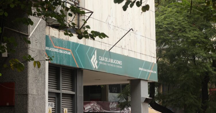 El TSJ redujo del 8% al 6% la alícuota adicional de la Ley de Equidad Jubilatoria El Tribunal Superior de Justicia consideró que la cautelar dictada en favor de un jubilado provincial alteraba el principio de proporcionalidad.