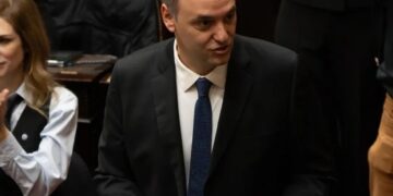 Causa Adorni: la Justicia detectó movimientos con criptomonedas y analiza su patrimonio digital