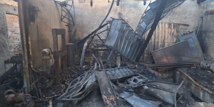 Un incendio arrasó 29 años de trabajo: Gustavo busca ayuda para volver a empezar