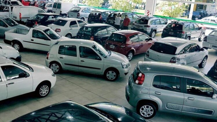 Las ventas de usados cayeron en abril y preocupa la inestabilidad de precios Las ventas de autos usados retrocedieron en abril en comparación con el año pasado, en un contexto de precios inestables y dificultades de financiamiento que siguen afectando al mercado automotor.