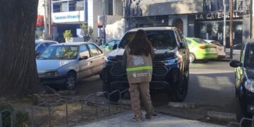 El rol de los constatadores en el nuevo sistema de estacionamiento El pago, el control y las sanciones se gestionan de forma electrónica, con verificación de constatadores