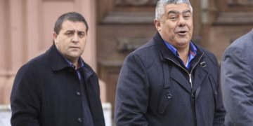 El presidente de la AFA, Chiqui Tapia, junto a Claudio Toviggino.