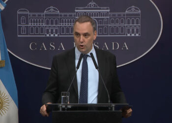 Pollicita analiza ampliar la causa por enriquecimiento ilícito contra Adorni