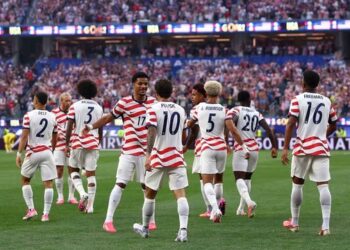 Estados Unidos vence a Australia por 1-0 y busca afianzarse en la cima del Grupo D