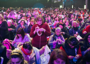 Córdoba vuelve a tejer solidaridad con una nueva edición de “Un Abrigo al Corazón”